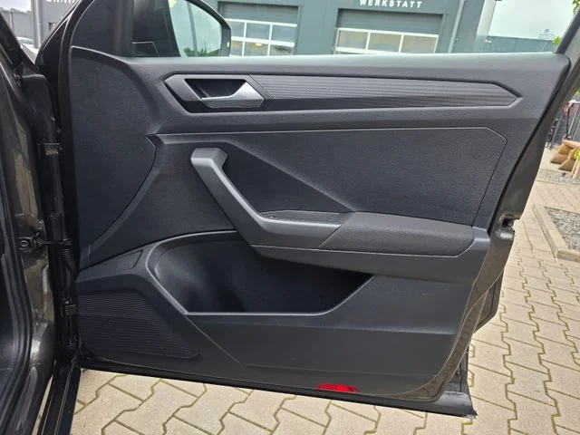Volkswagen T-Roc – 21