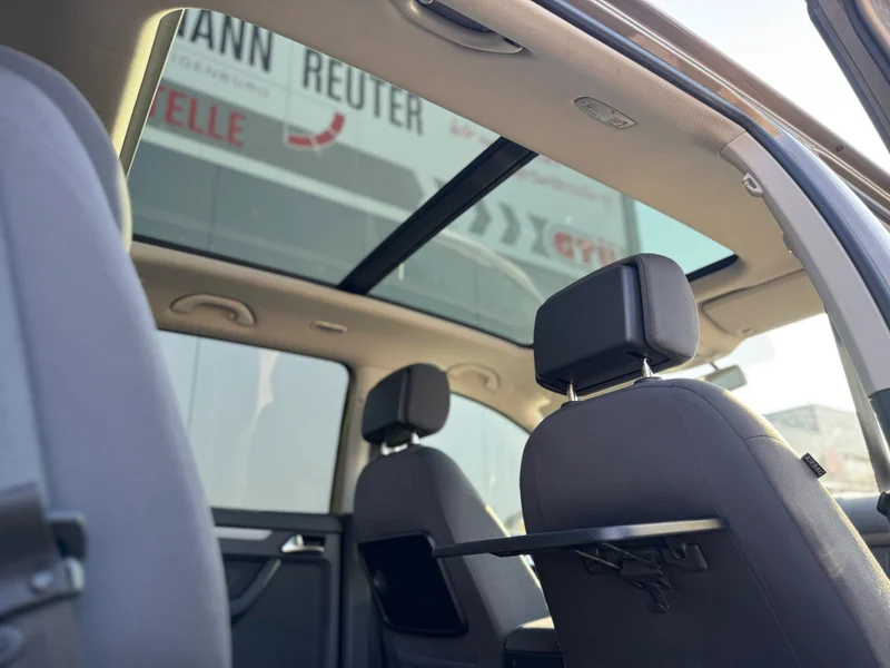 Volkswagen Touran – 11
