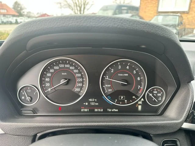 BMW 318 – 25