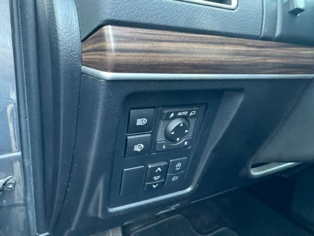 TOYOTA Land Cruiser – 22
