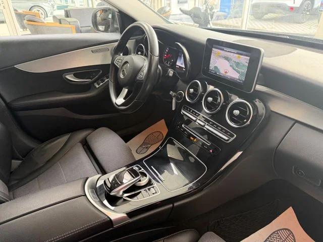 Mercedes-Benz C 200 – 12