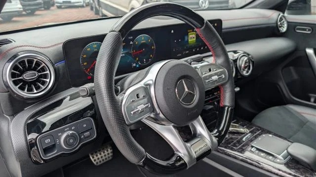 MERCEDES-BENZ CLA 220 – 18