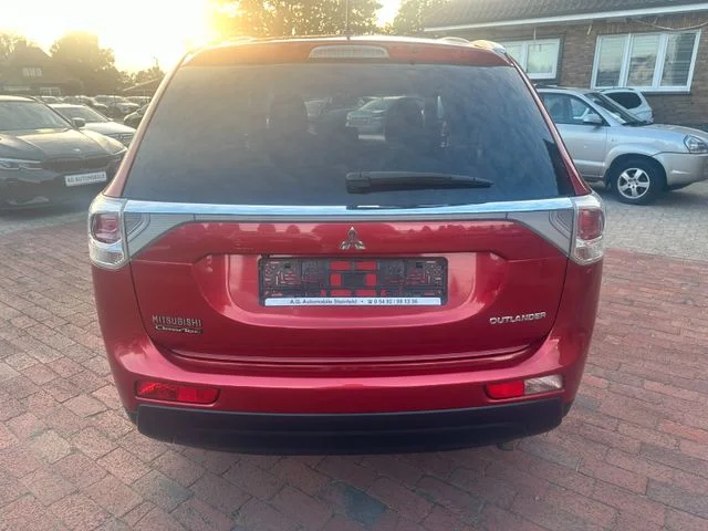 MITSUBISHI Outlander – 4