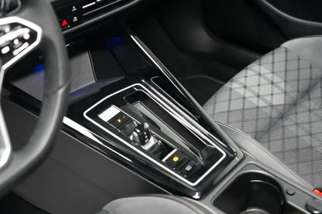 VW Golf – 16