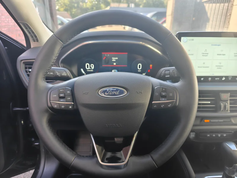 Ford Focus Turnier Active X 1.0 7AT – 26