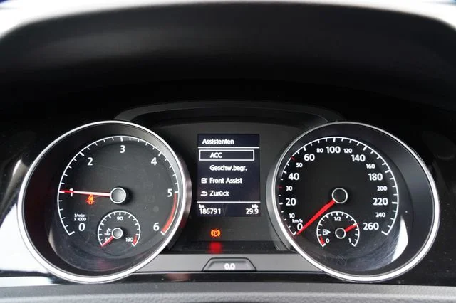 VW Golf – 16