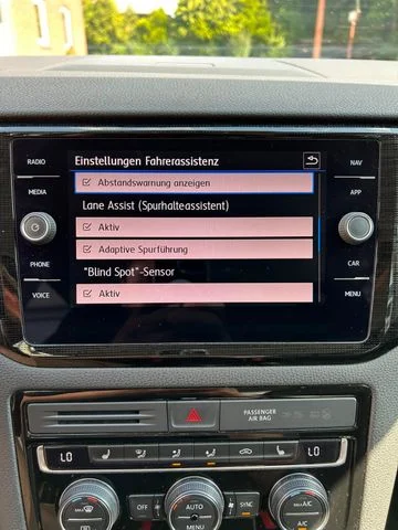 VW Golf Sportsvan – 24