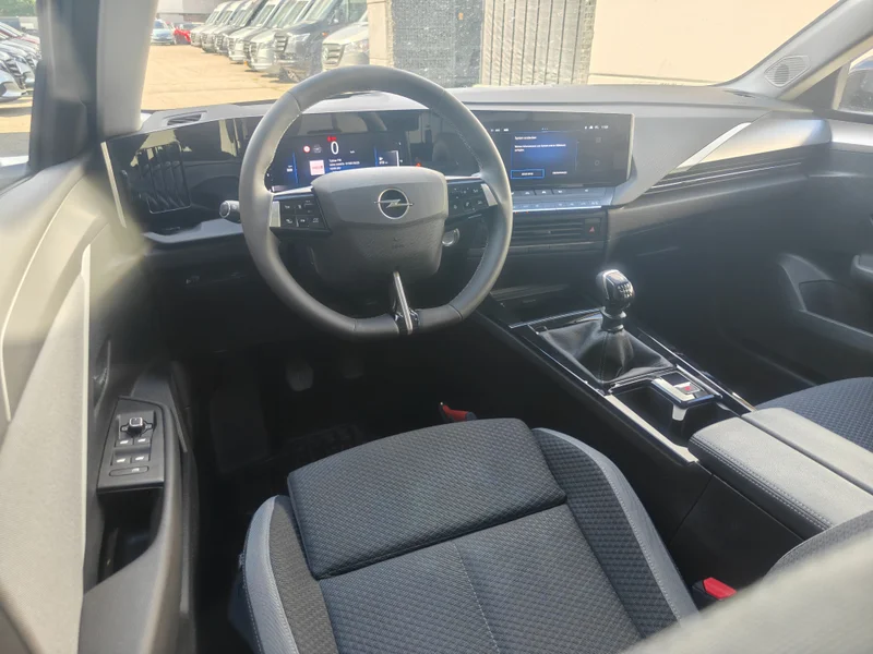 Opel Astra Sports Tourer 1.2 Turbo Business Edition – 11