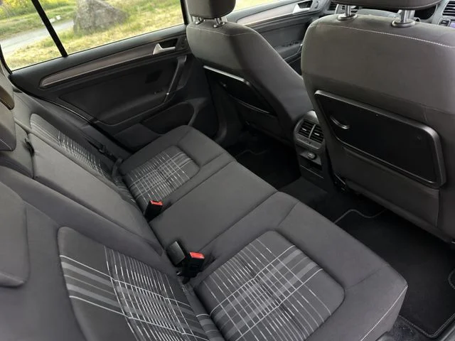 Volkswagen Golf – 11