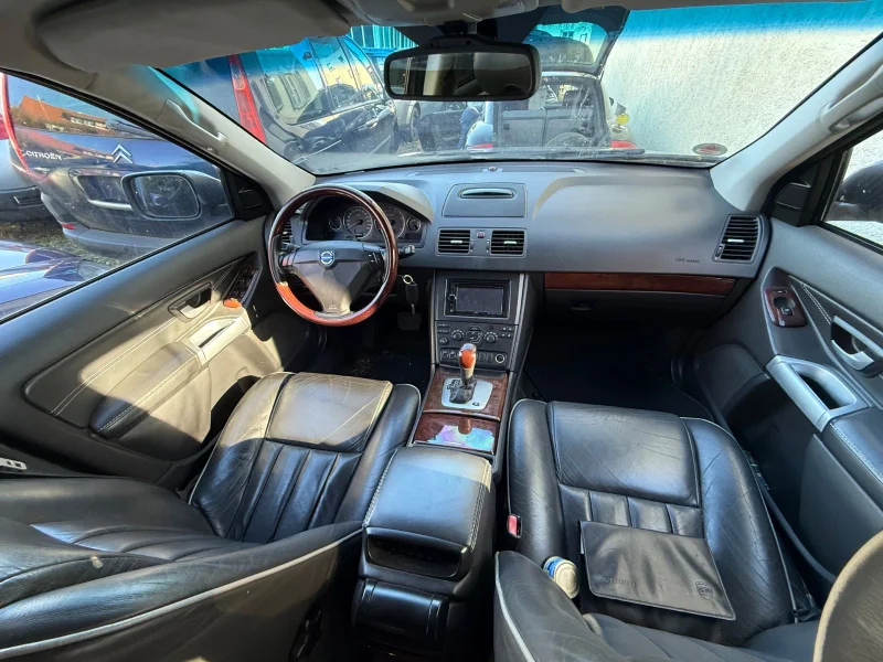 Volvo XC 90 – 10
