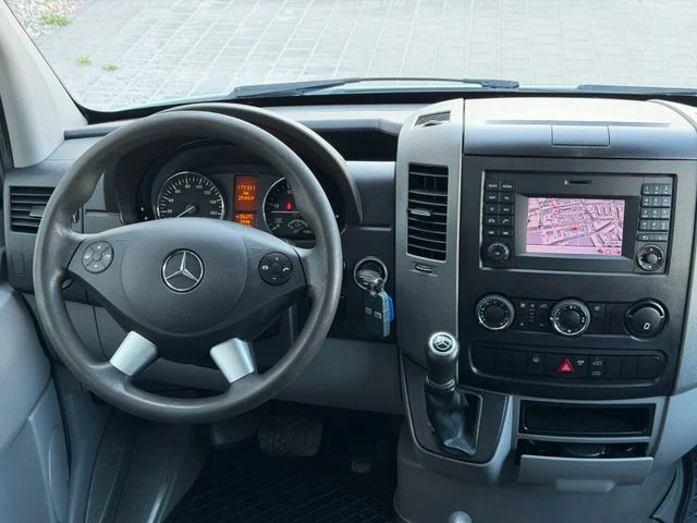 Mercedes-Benz Sprinter – 18