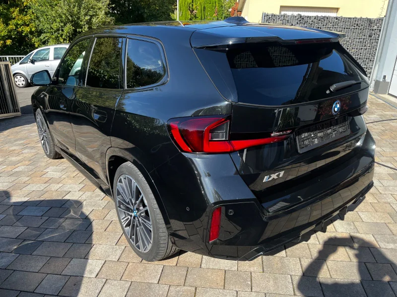 BMW iX1 – 8