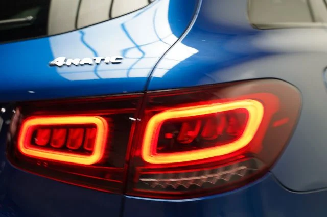 MERCEDES-BENZ GLC 300 – 8