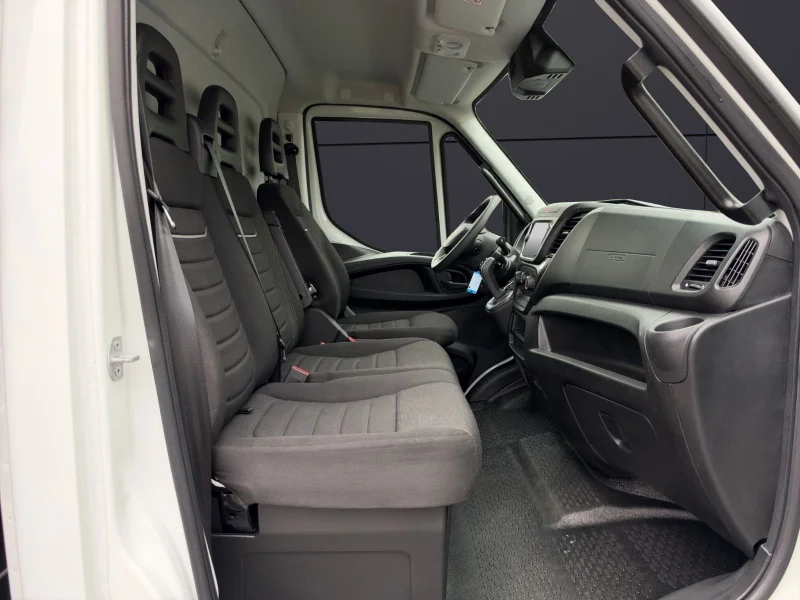 Iveco Daily Pritsche 4,95 x 2,30m Schiebeplane AHK 3,5 – 15