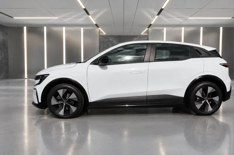 Renault Megane E-TECH – 4