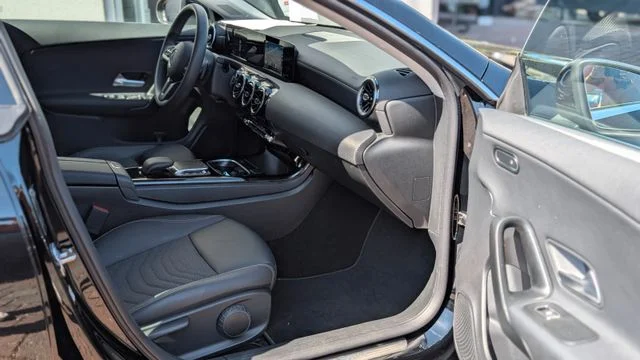 MERCEDES-BENZ CLA 180 Shooting Brake – 23
