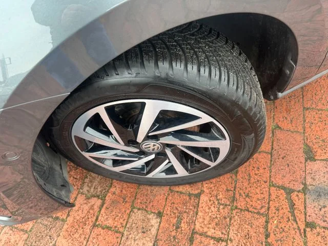 Volkswagen Golf – 11