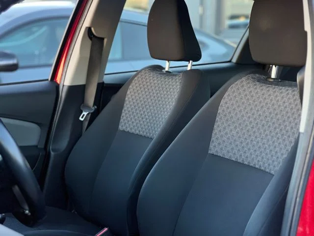 Toyota Yaris – 8