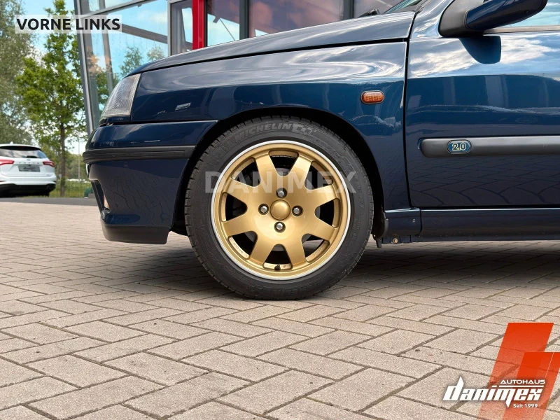 Renault Clio – 32