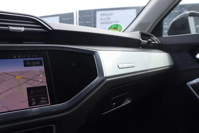 Audi Q3 – 21
