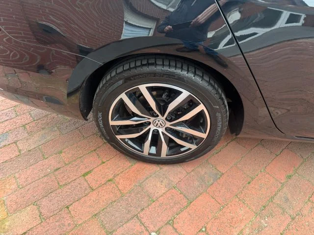 Volkswagen Golf – 12