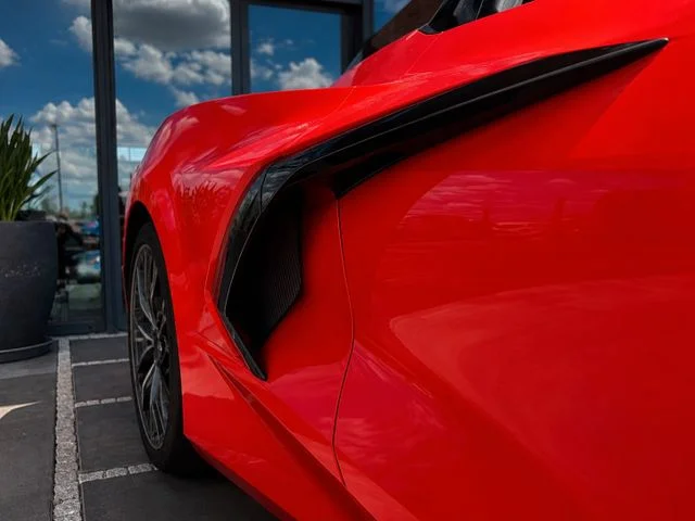 CORVETTE C8 – 6