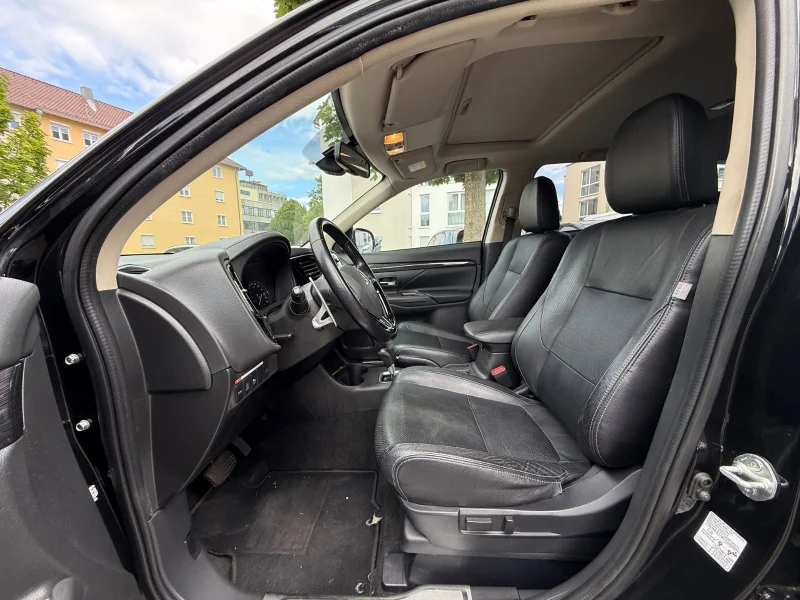 Mitsubishi Outlander – 14