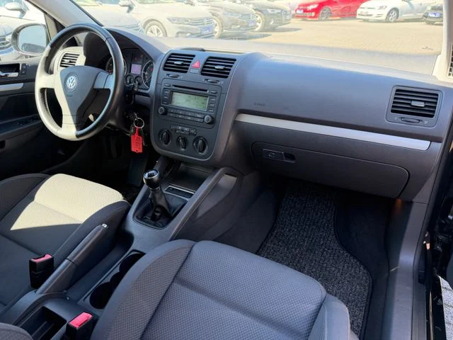 Volkswagen Golf – 15