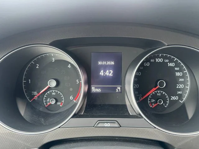 Volkswagen Golf – 24