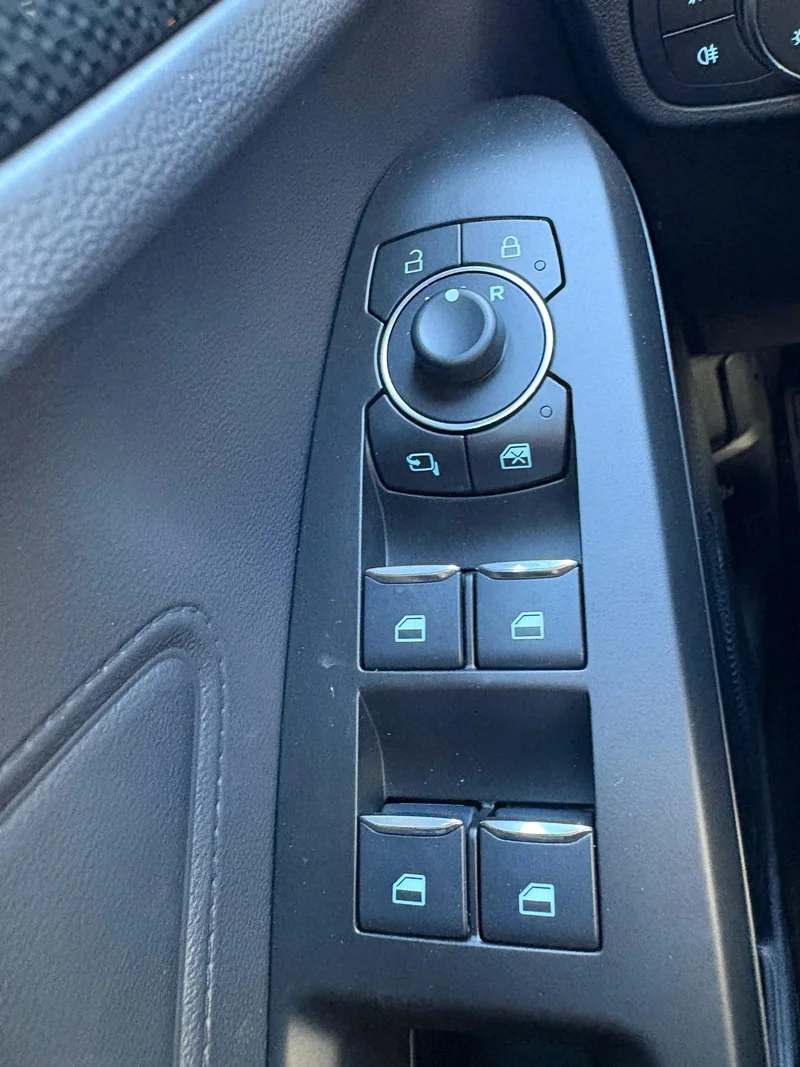 Ford Focus ST Line X 1.0 7AT – 24