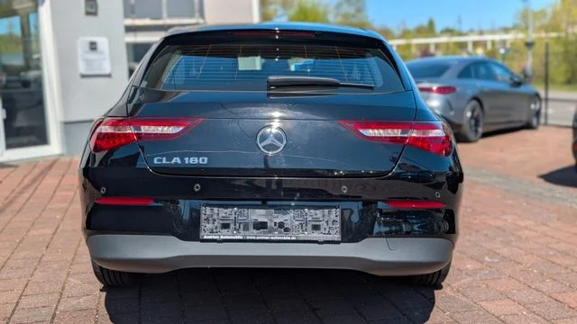 MERCEDES-BENZ CLA 180 Shooting Brake – 4
