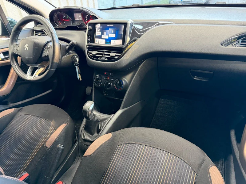 Peugeot 208 – 17