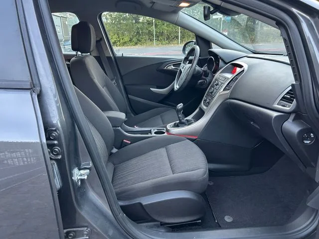 Opel Astra – 12