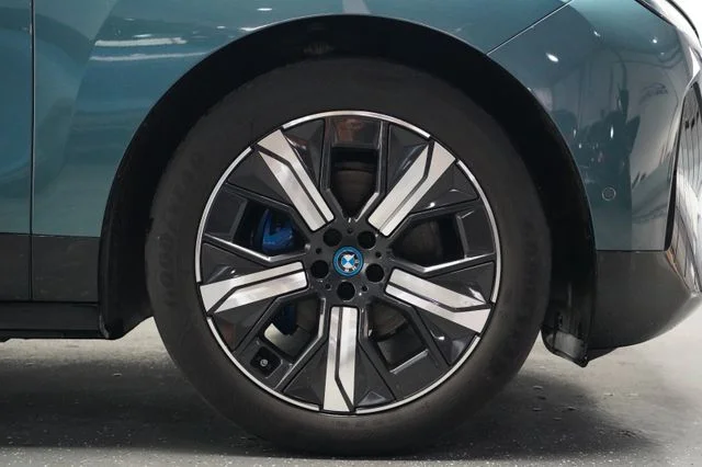 BMW iX – 11