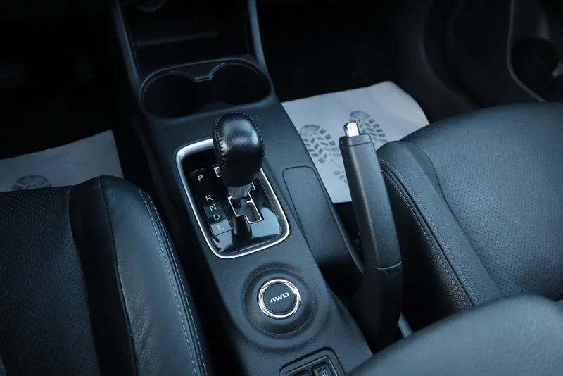 Mitsubishi Outlander – 14