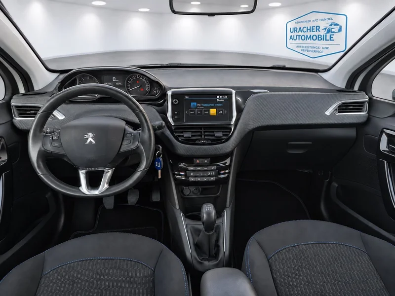 Peugeot 208 – 16