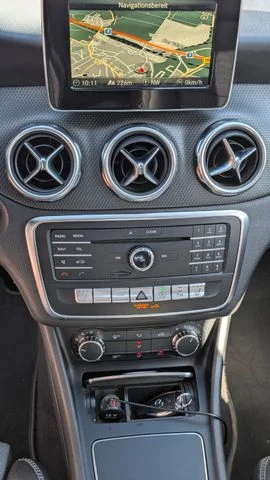 MERCEDES-BENZ GLA 200 – 14