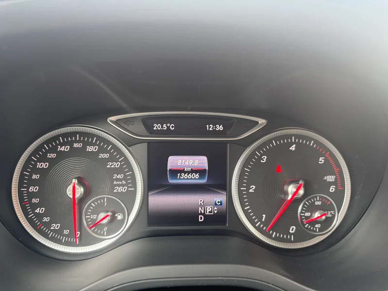 Mercedes-Benz B 220 – 21