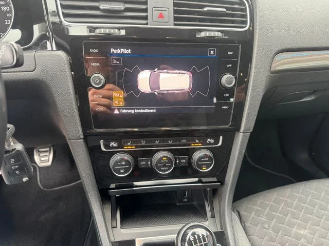 Volkswagen Golf – 27