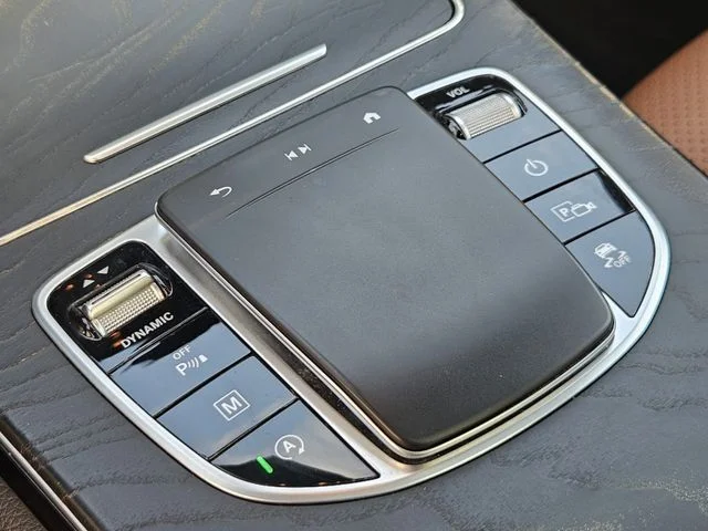 Mercedes-Benz GLC 300 – 14