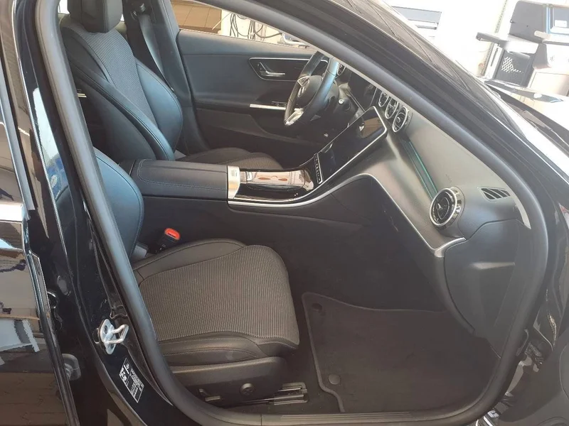 Mercedes-Benz C 200 – 6