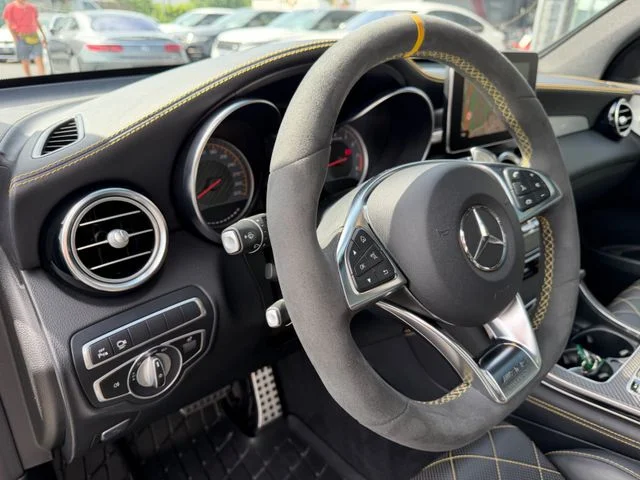 Mercedes-Benz GLC 63 AMG – 14