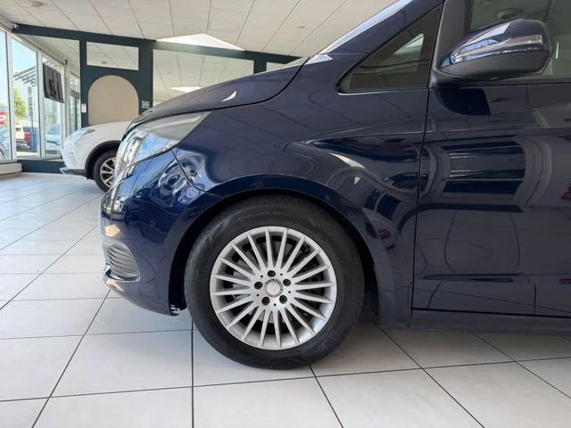 Mercedes-Benz V 220 – 9