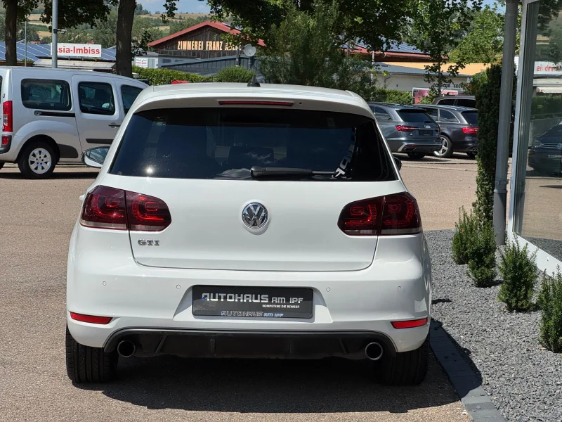 Volkswagen Golf – 6
