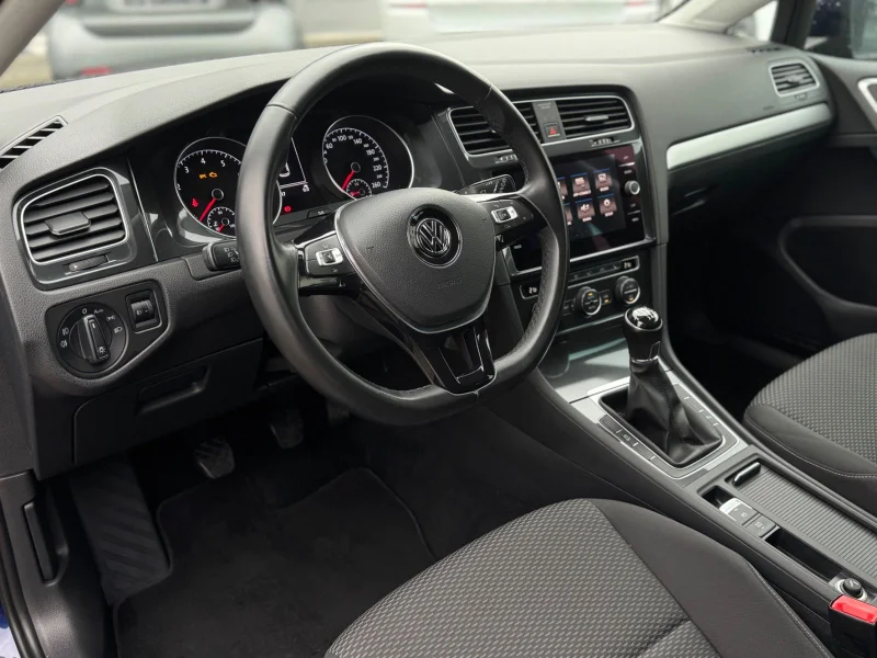 Volkswagen Golf – 13