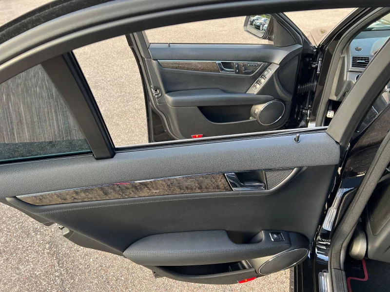 Mercedes-Benz C 63 AMG – 25