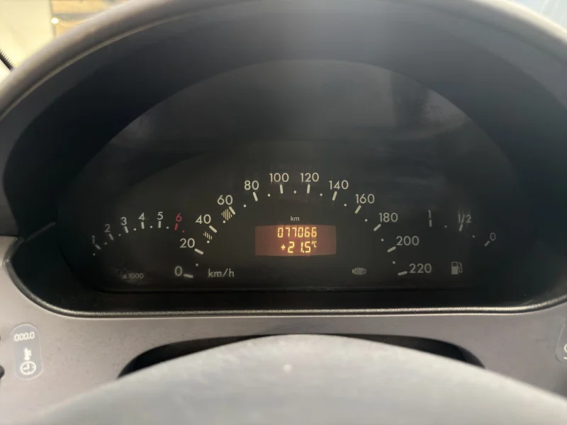 Mercedes-Benz A 140 – 12