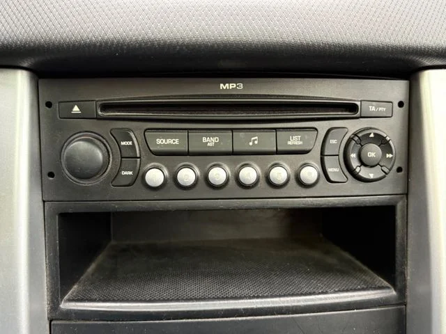 Peugeot 207 – 8