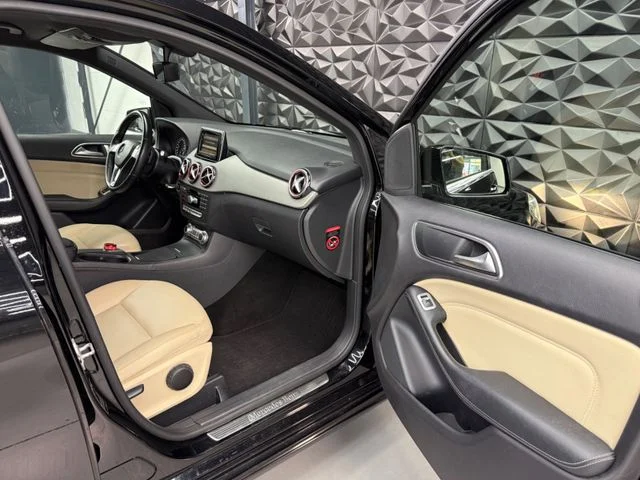 Mercedes-Benz B 180 – 30