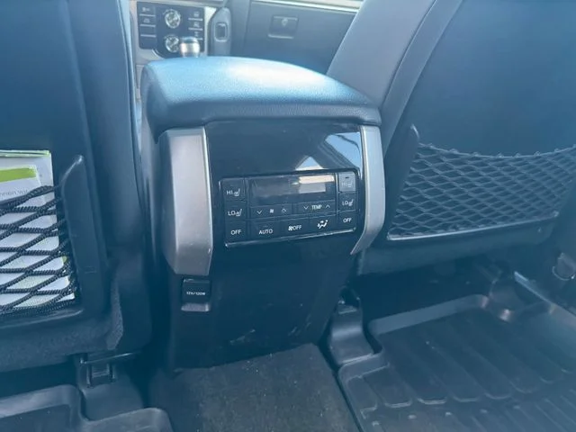 TOYOTA Land Cruiser – 21